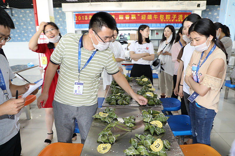 学徒组赛后评审_副本.jpg