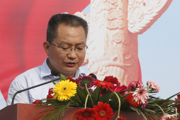 我院举行2014级新生开学典礼暨军训汇报演出