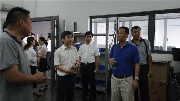 我院与芜湖亚夏汽车股份有限公司签订产学研合作协议