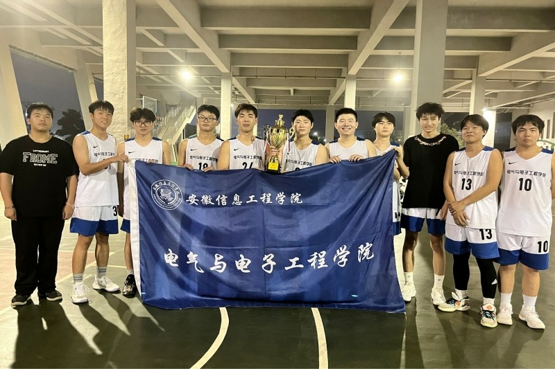 图为获奖队伍合影.jpg