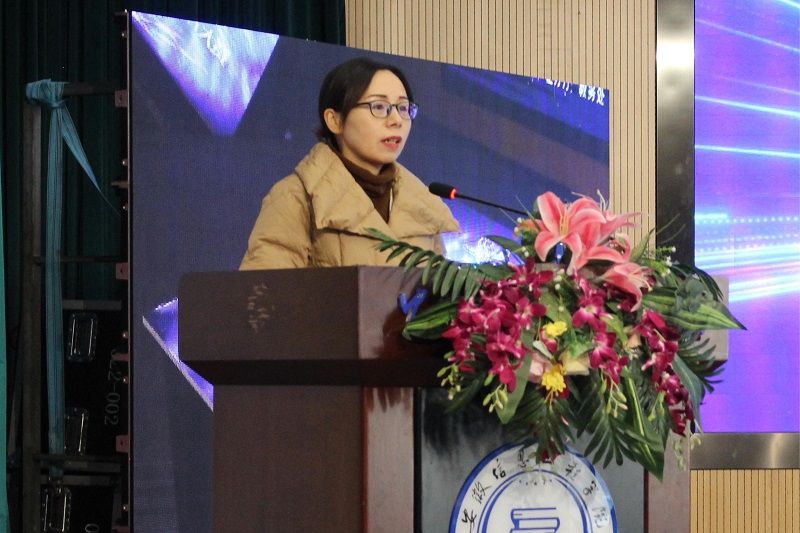 图为章敏凤副校长致辞.jpg