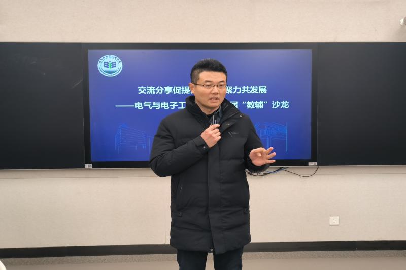 图为马利祥讲话.jpg