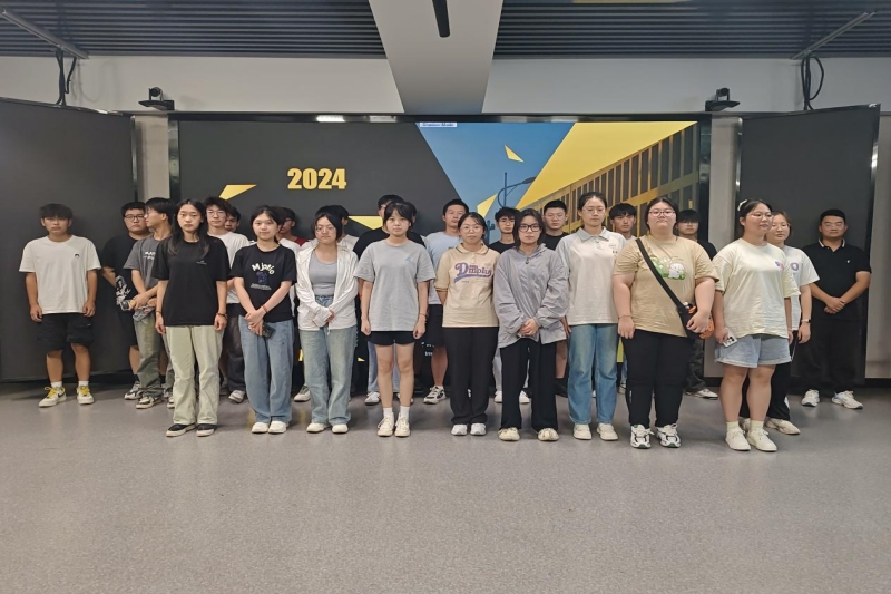 图为全体人员合影.jpg