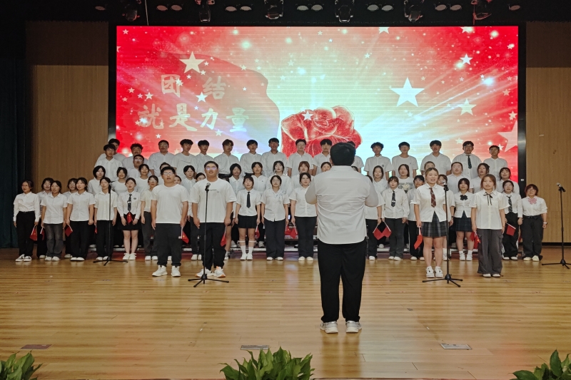 图为艺术设计学院表演现场.jpg