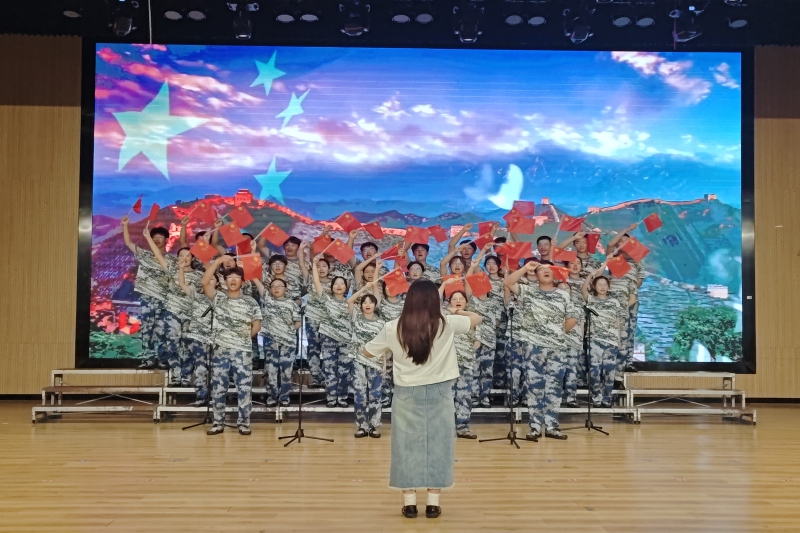图为大数据与人工智能学院表演现场.jpg