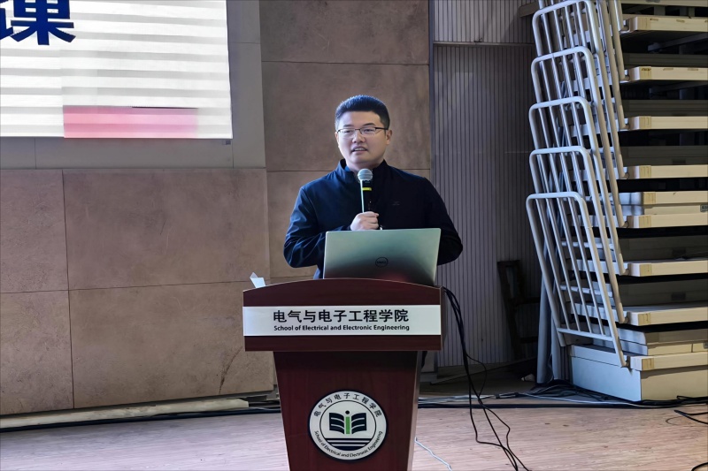 图为马利祥讲话.jpg