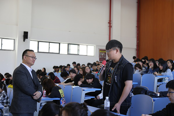 C:\Users\Administrator\Desktop\图片4.png