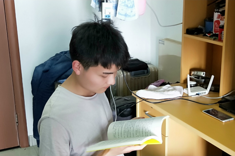 C:\Users\Administrator\Desktop\待办\新闻稿\05.04灵魂的洗涤，知识的升华：管理工程学院读书月模范人物报道\鲍杰.jpg