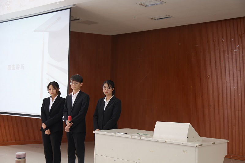 C:\Users\Administrator\Desktop\待办\新闻稿\05.04管理工程学院举办第八届全国大学生电子商务“创新，创意及创业”大赛校内选拔赛\4.jpg