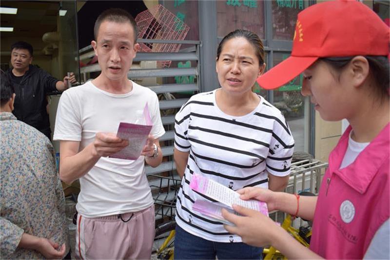 8..发放传单并宣讲.JPG