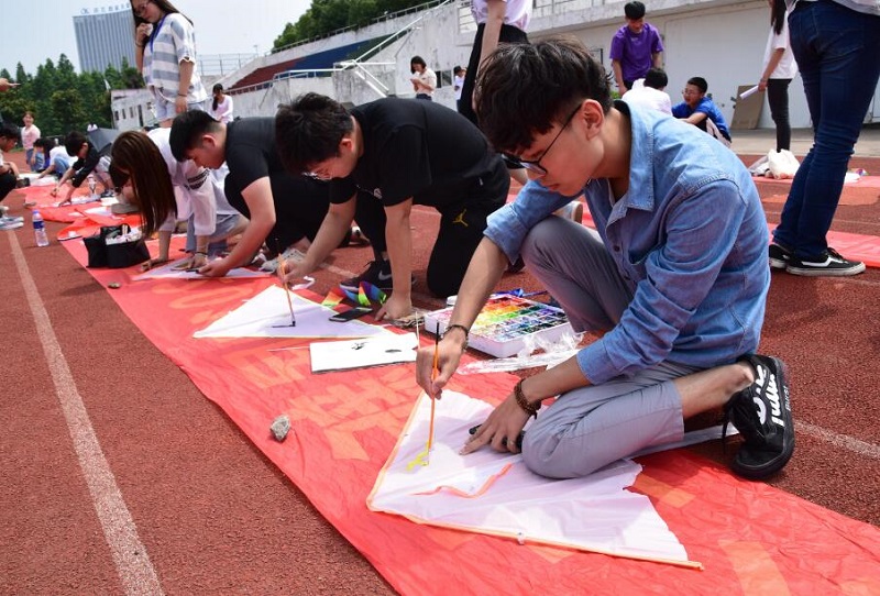 风筝设计比赛现场.jpg