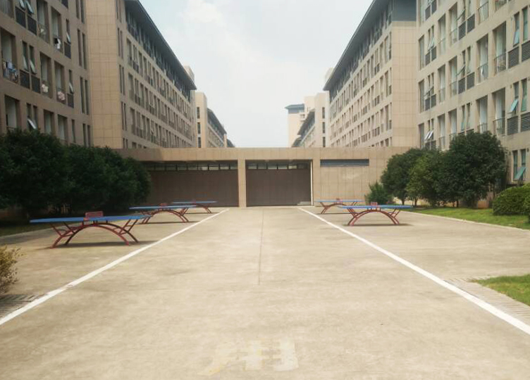 宿无忧·宿舍中庭运动区.jpg