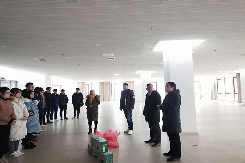 刘冰鼓励考生要自信.jpg