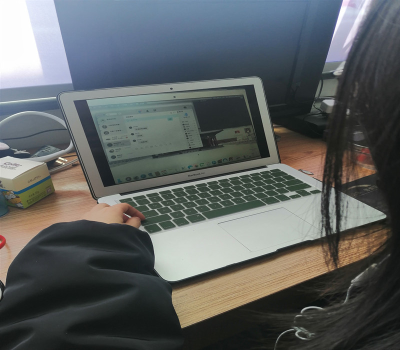 学生2.jpg