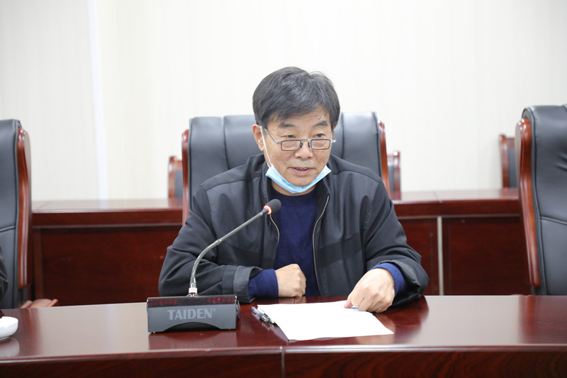 汪奇燕讲话.jpg