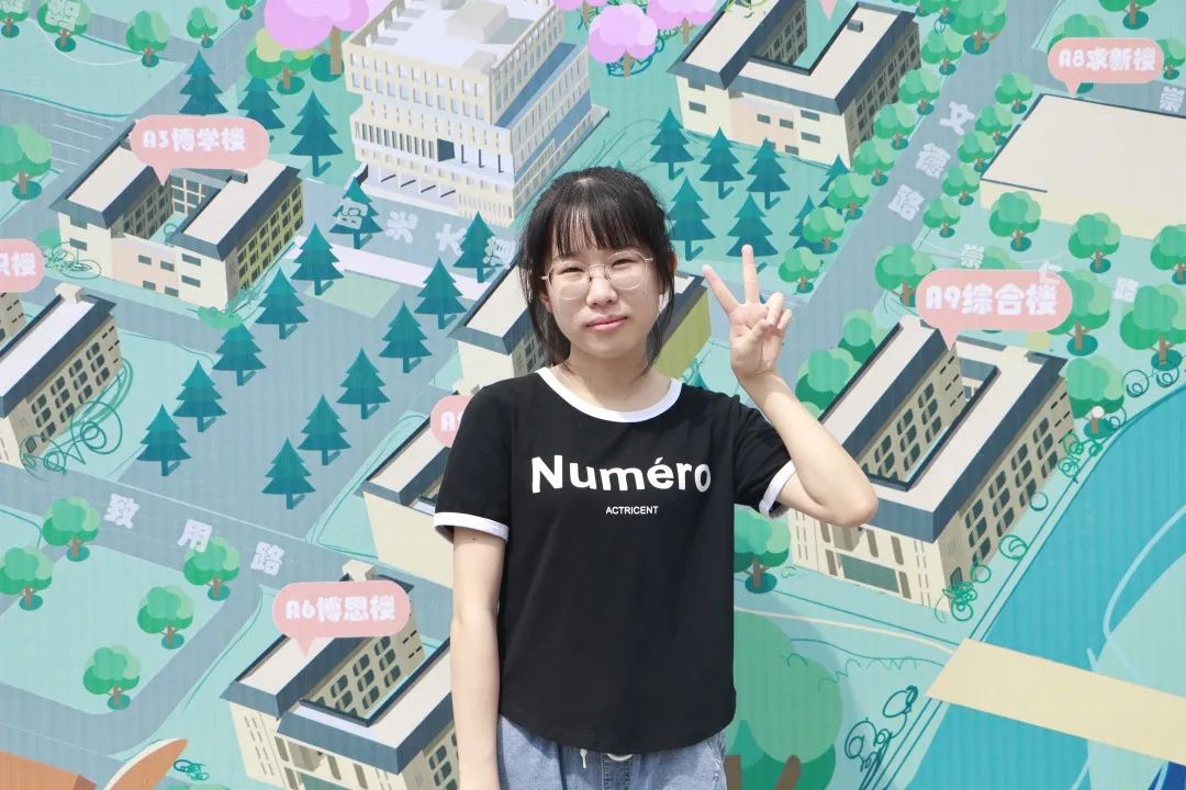 刘婷.jpg