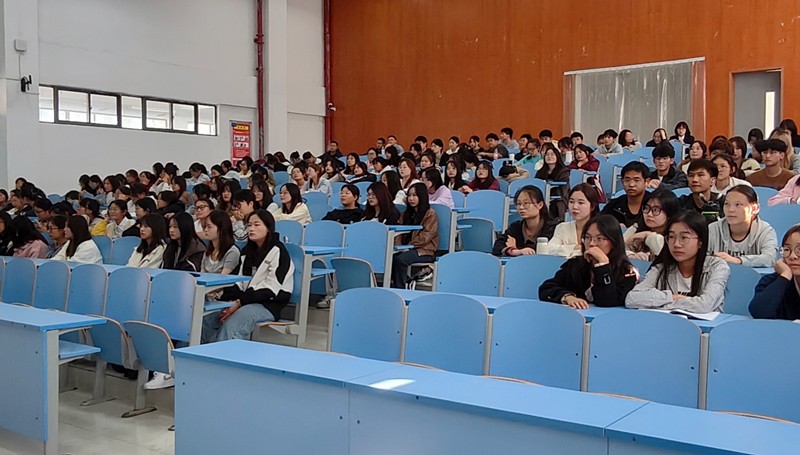 图为讲座现场.jpg