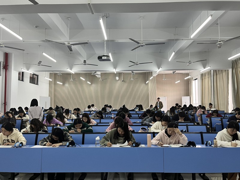 图片2：竞赛考试现场2.jpg