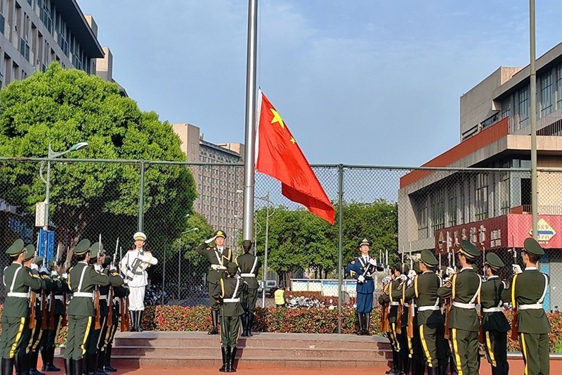 图为升旗仪式.jpg
