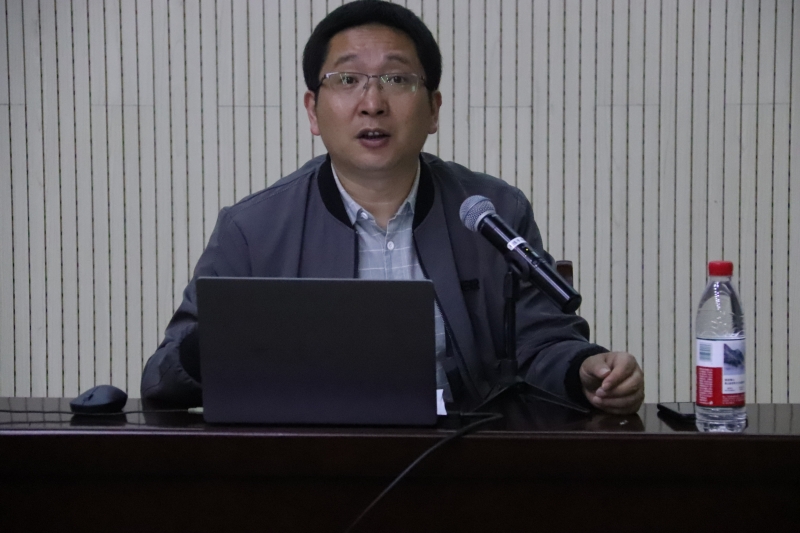 图为吴晓讲话.JPG
