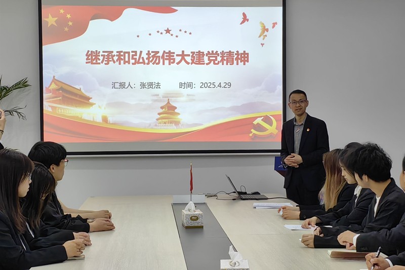 图6为张贤法讲授理论课.jpg