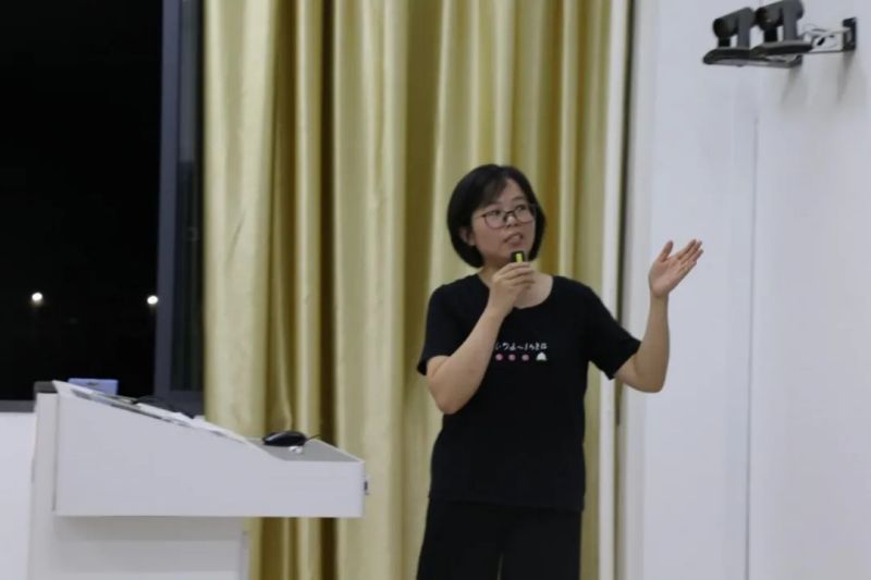 以德立身，做一名深受学生信赖的好老师——访管理工程学院周文君