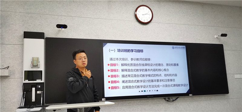 探索教学改革 共建美好信工——专访计算机与软件工程学院教师吴锦华