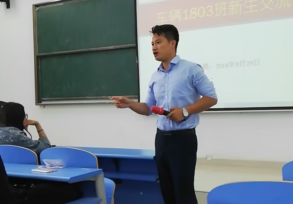 韩海东：育人、管理、教研多面手 传道、授业、解惑热心人 