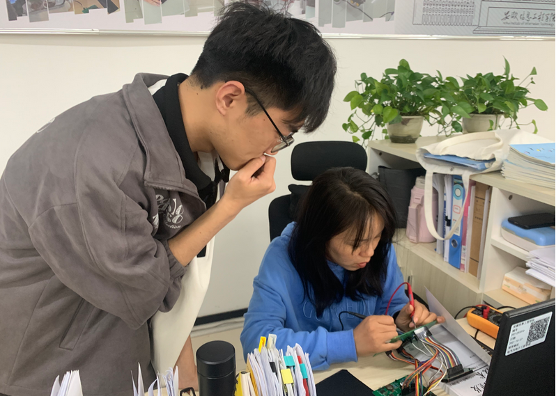 龙海燕：匠心匠术筑栋梁 初心如馨育英才 