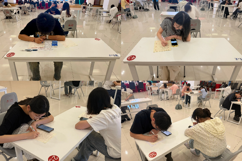 图为硬笔书法比赛现场.jpg