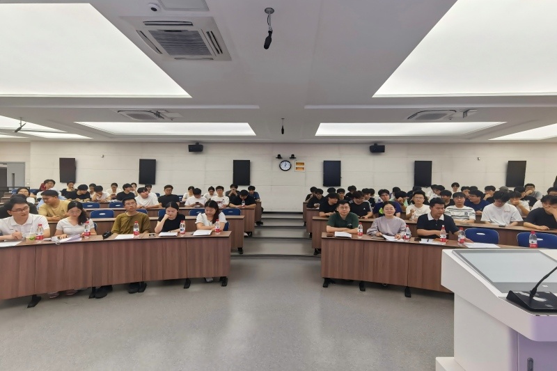 会议现场全体合影.jpg