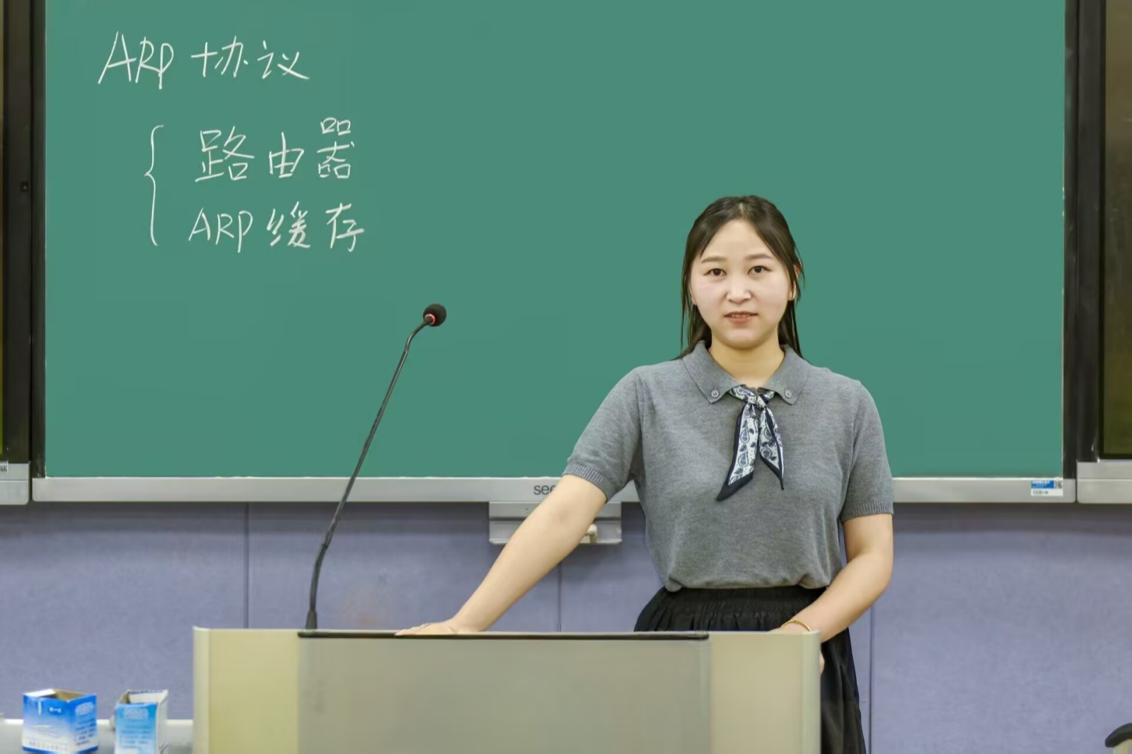 李津津.jpg 李津津.jpg