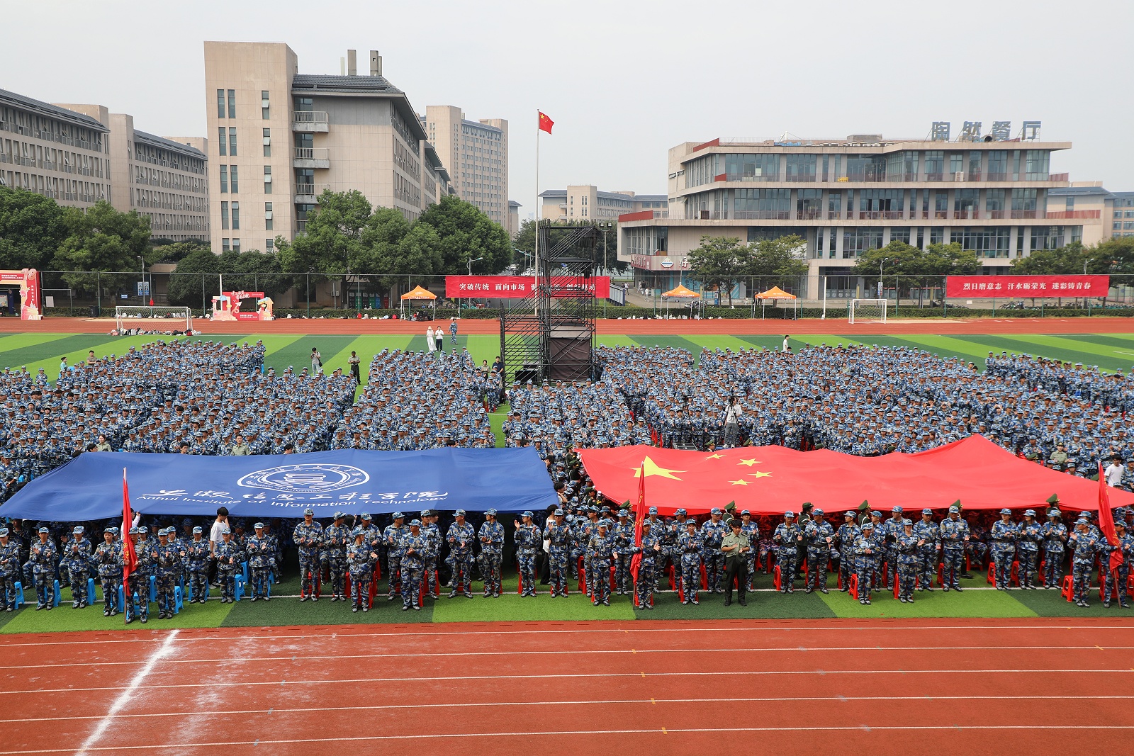 8O2A0712_副本.jpg 8O2A0712_副本.jpg