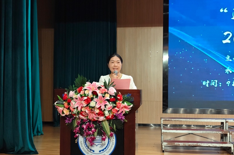 图为随小莉发言.jpg