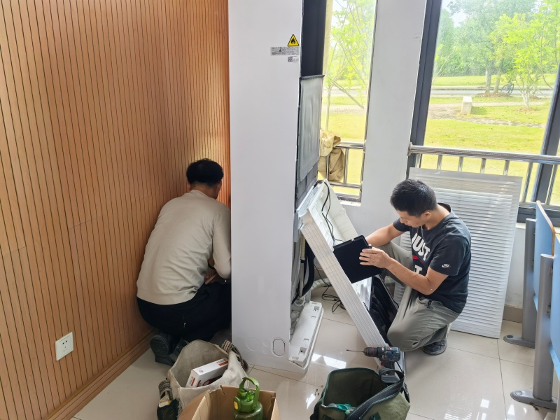 设备安装现场照片-3_副本.jpg