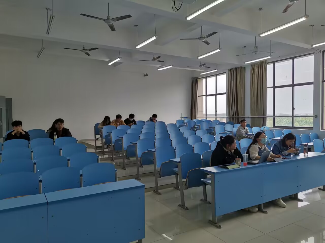 A1N306教室讲评现场.jpg