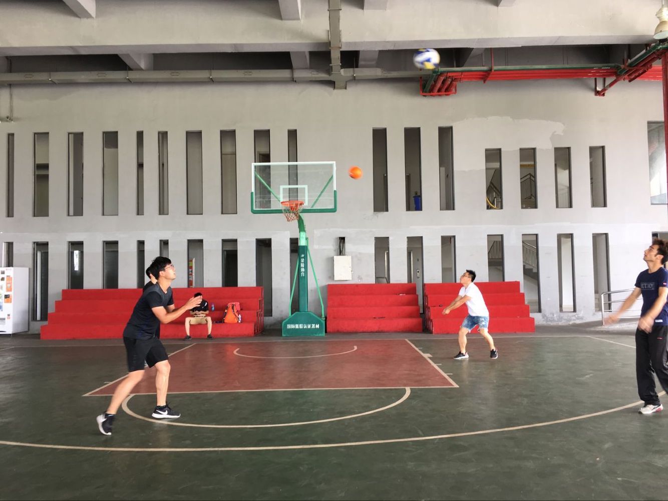 排球训练.jpg 排球训练.jpg