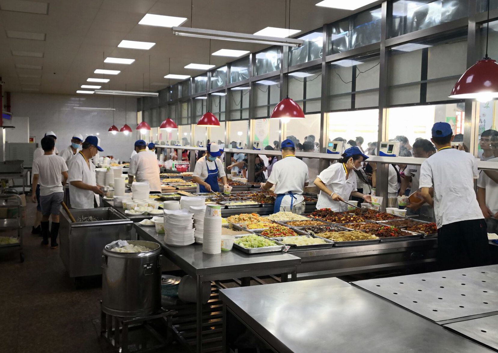 食无忧· 忙碌的现场.jpg 食无忧· 忙碌的现场.jpg