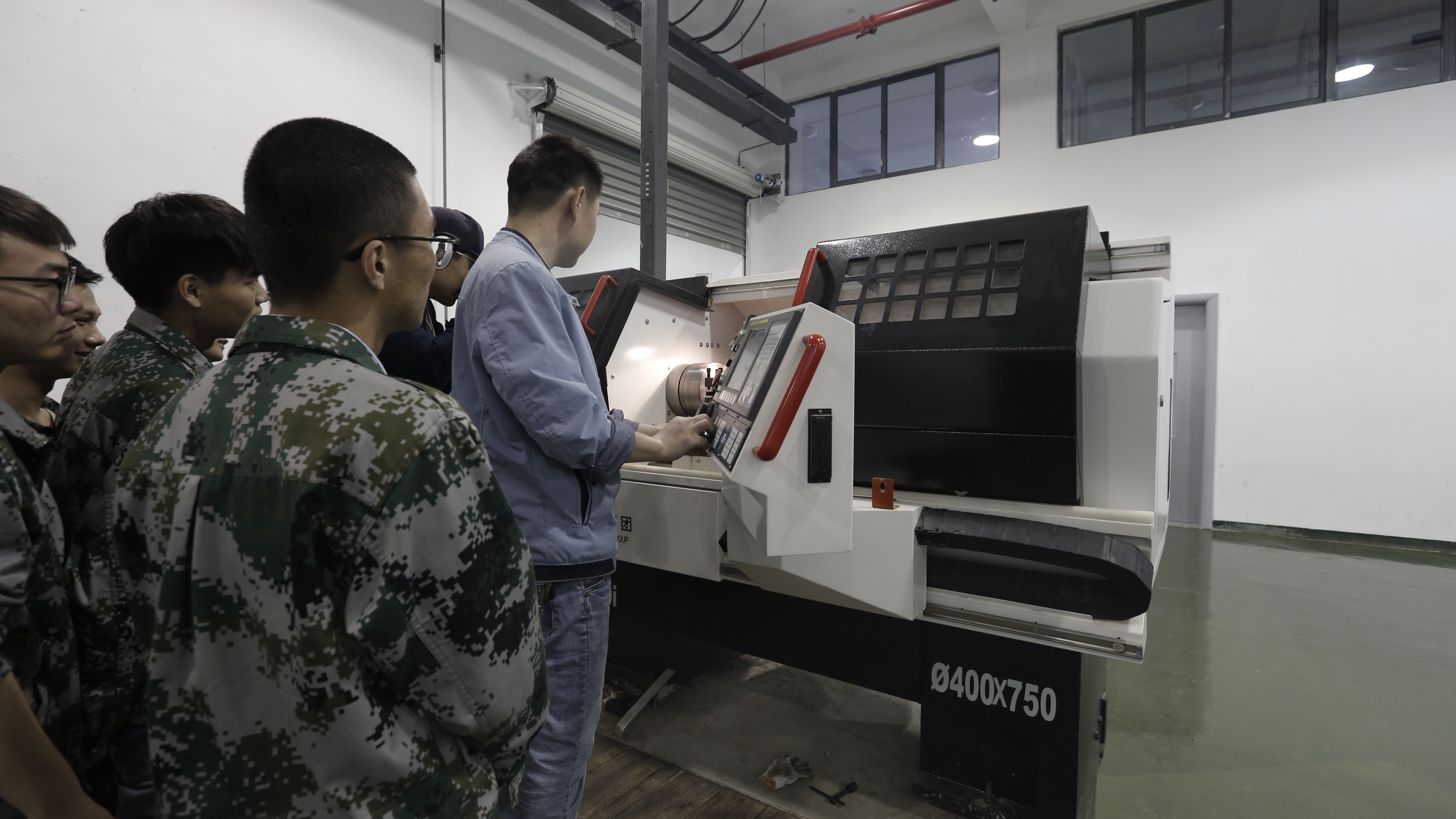 数控车床实训教学1.JPG 数控车床实训教学1.JPG