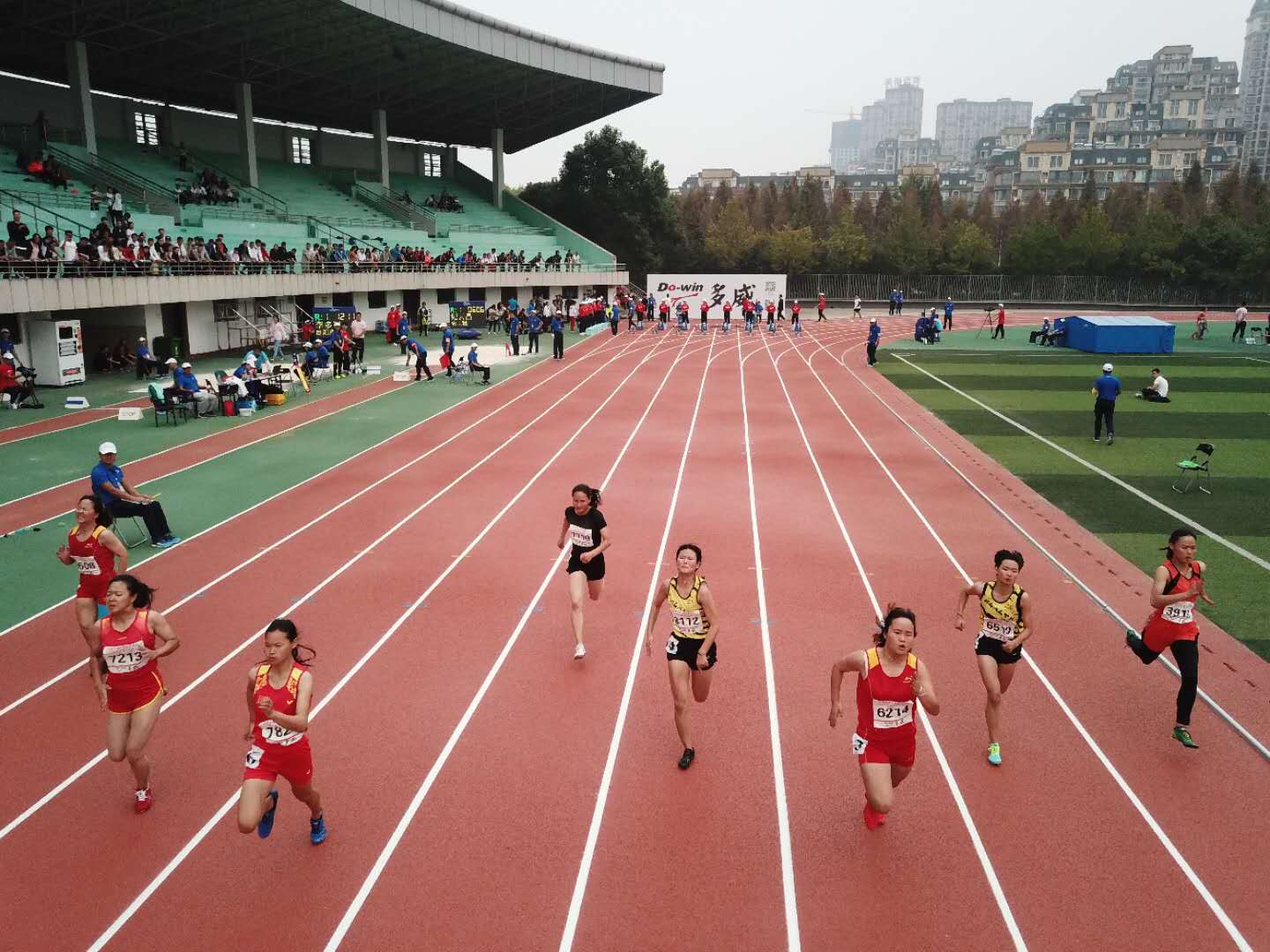 比赛现场1.jpg 比赛现场1.jpg