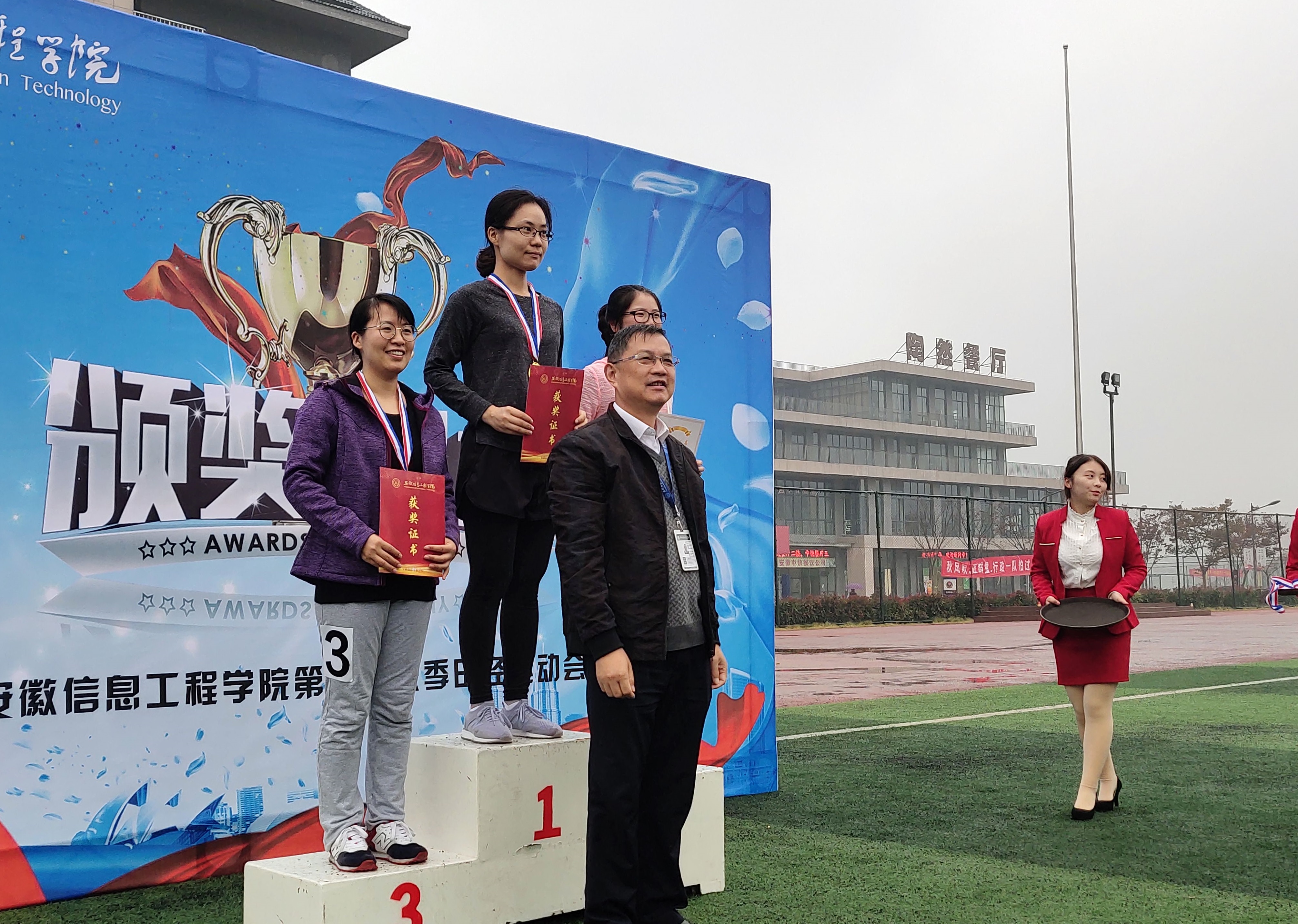 孙老师、常老师.jpg 孙老师、常老师.jpg