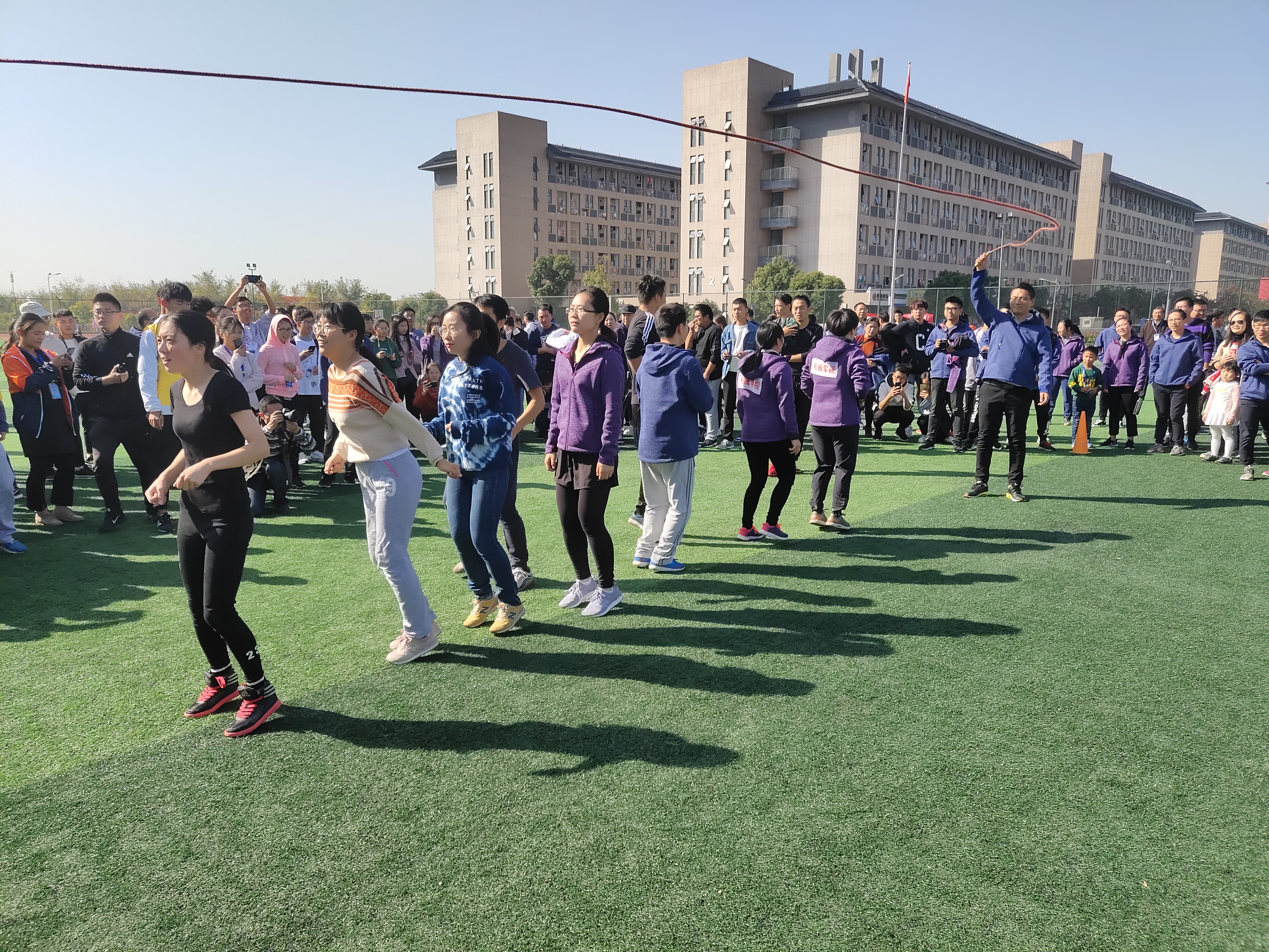 看绳,准备,起跳!.jpg 看绳,准备,起跳!.jpg