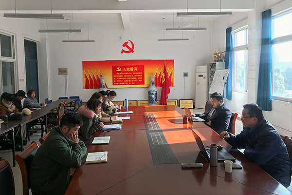 院长就汇报作指导性发言.jpg 院长就汇报作指导性发言.jpg