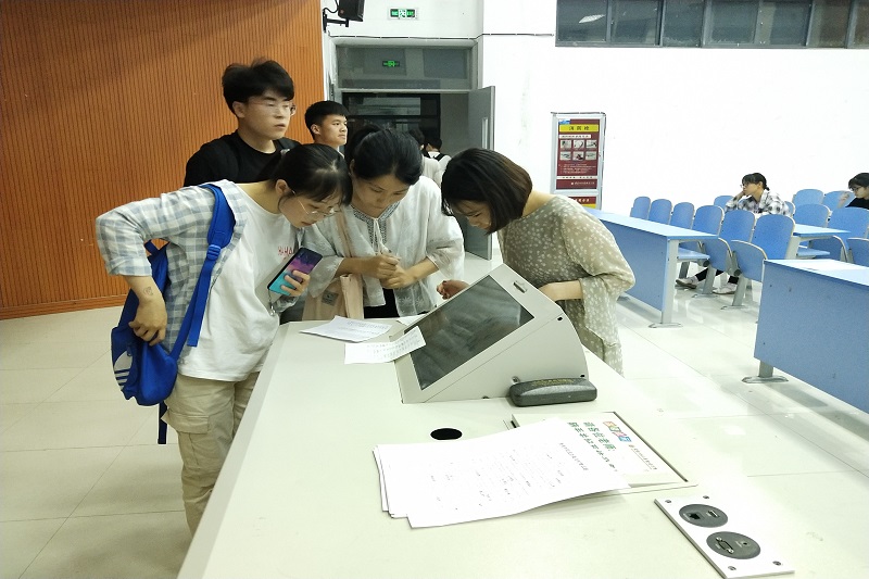 参赛选手现场签到 (2).jpg