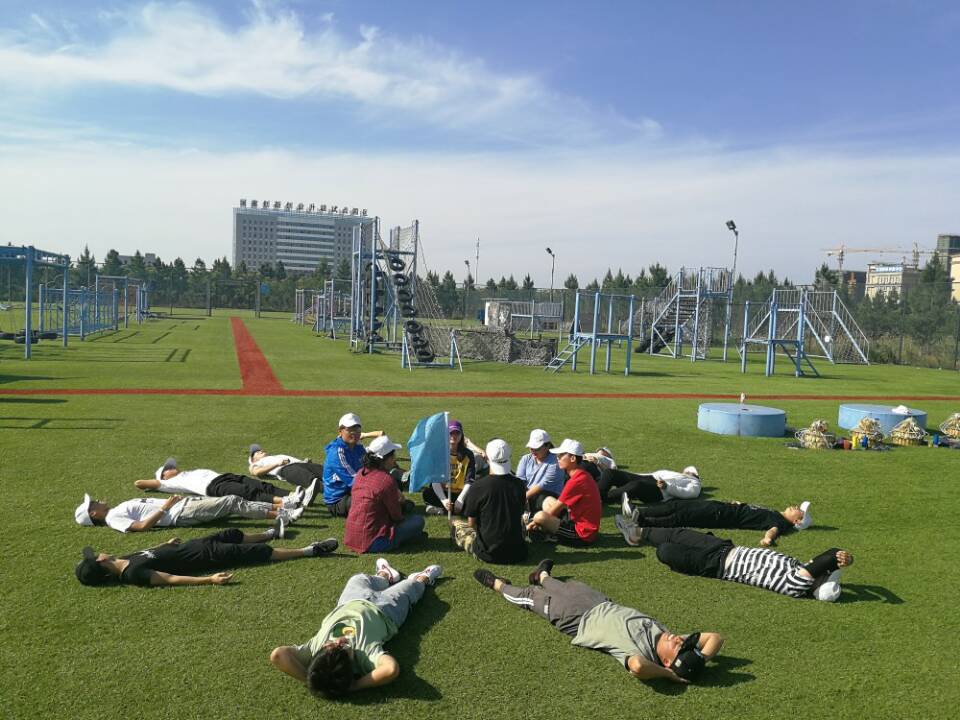 团队造型“花开了”.jpg 团队造型“花开了”.jpg