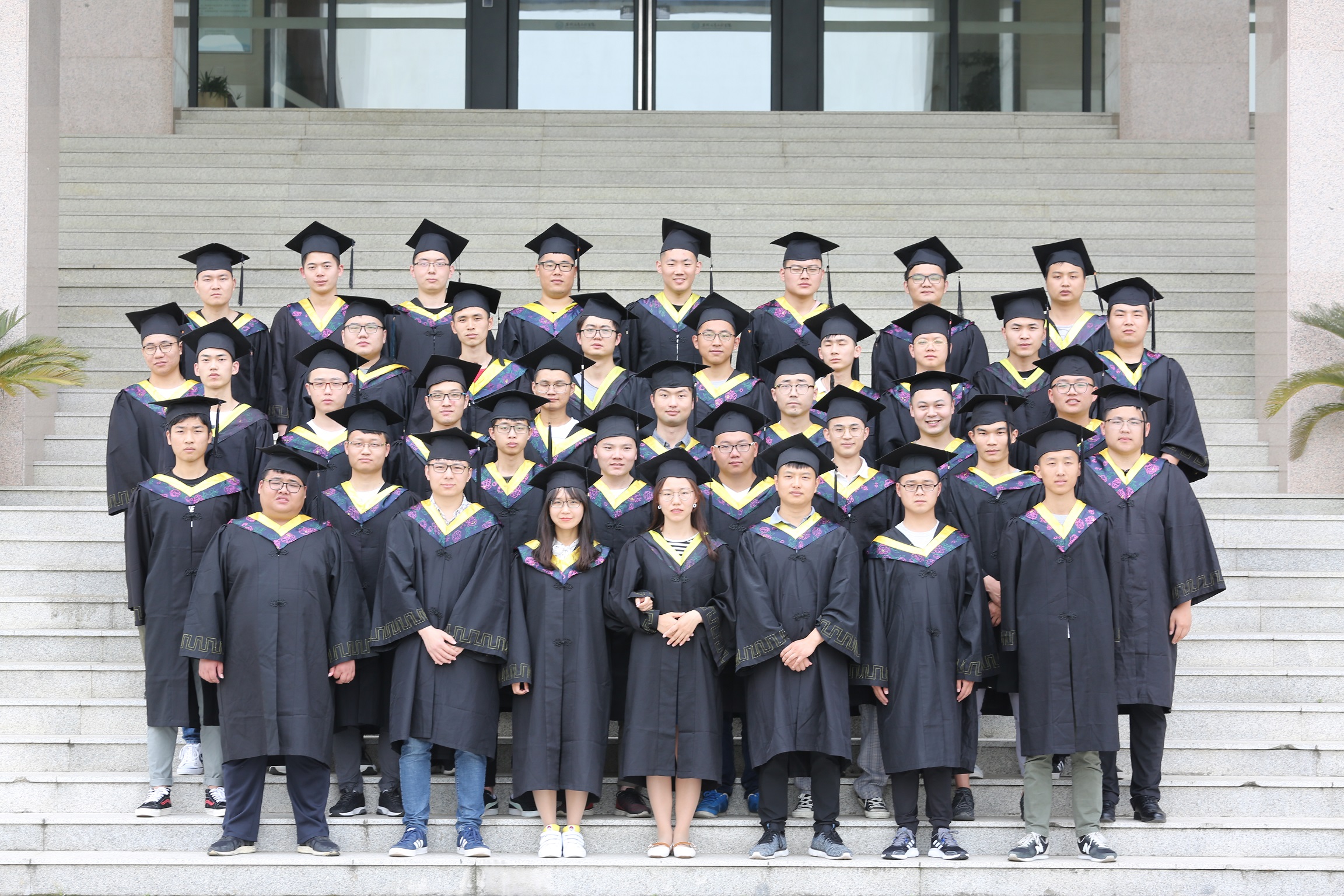 车辆1503班.jpg 车辆1503班.jpg