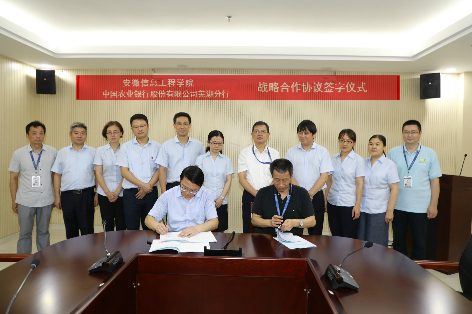 8O2A1676_meitu_10.jpg 8O2A1676_meitu_10.jpg