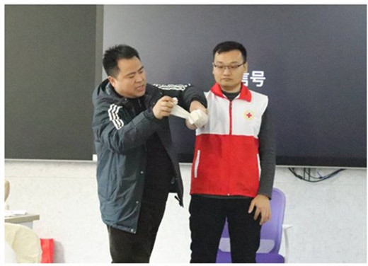 讲师现场演示操作1_副本.jpg 讲师现场演示操作1_副本.jpg