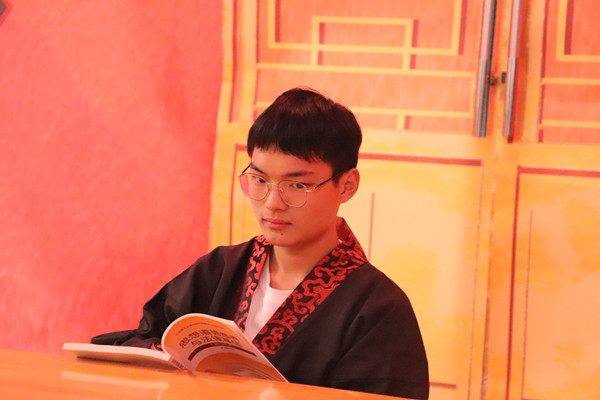 门派节目“一个女皇的创业史”.JPG 门派节目“一个女皇的创业史”.JPG