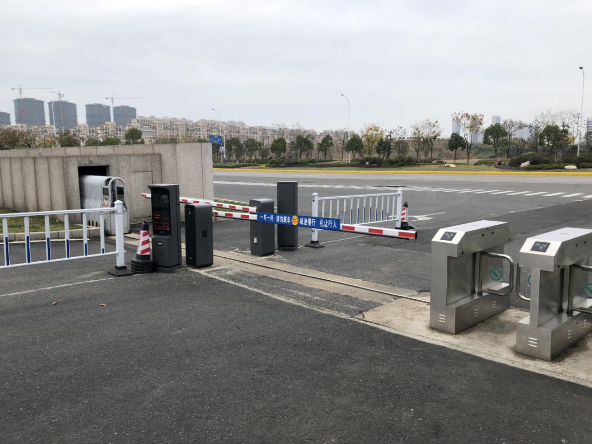 7.出入翼闸.png 7.出入翼闸.png